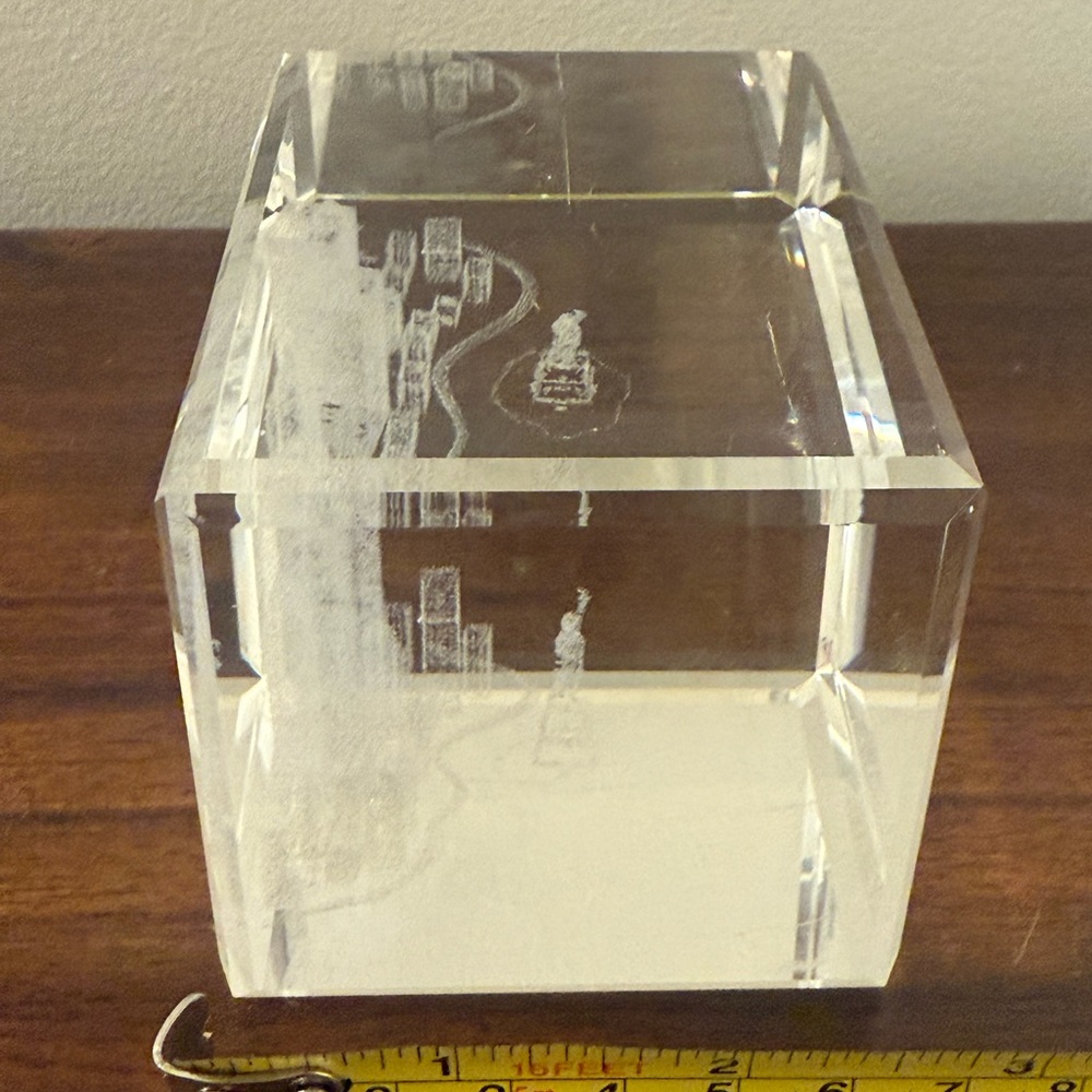 World Trade Center NYC Twin Towers Etched Glass 3D Memorial Paperweight - Picture 13 of 13
